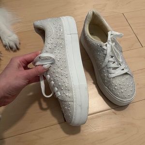 Betsey Johnson Sidny Sneakers Size 9
